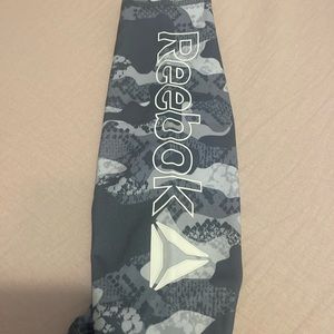 Reebok leggings with POCKETS!